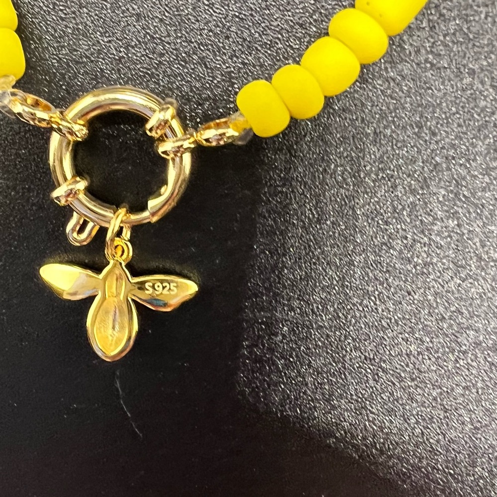 NWT|Gold Bee 🐝 Choker |real sterling silver S925
B2 - Picture 6 of 8